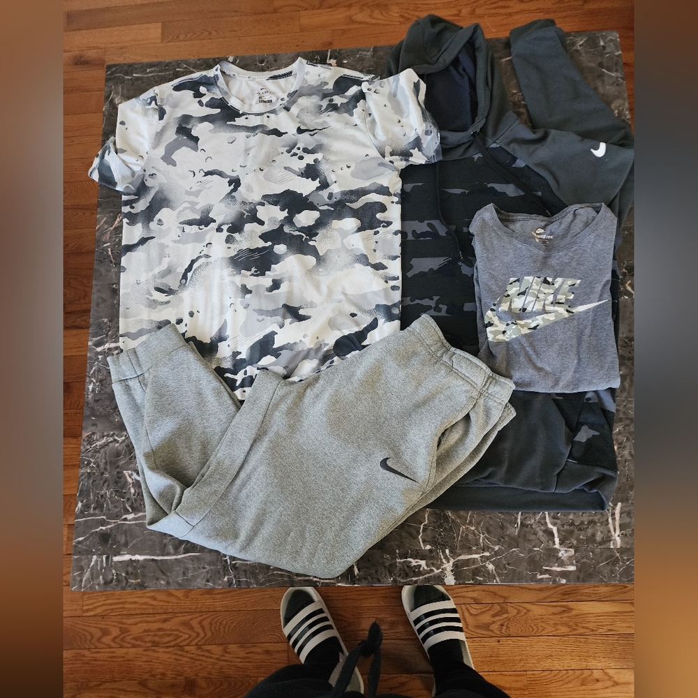 Gray Nike Outfit Lot (Hoodie, 2 Shirts, Pants)